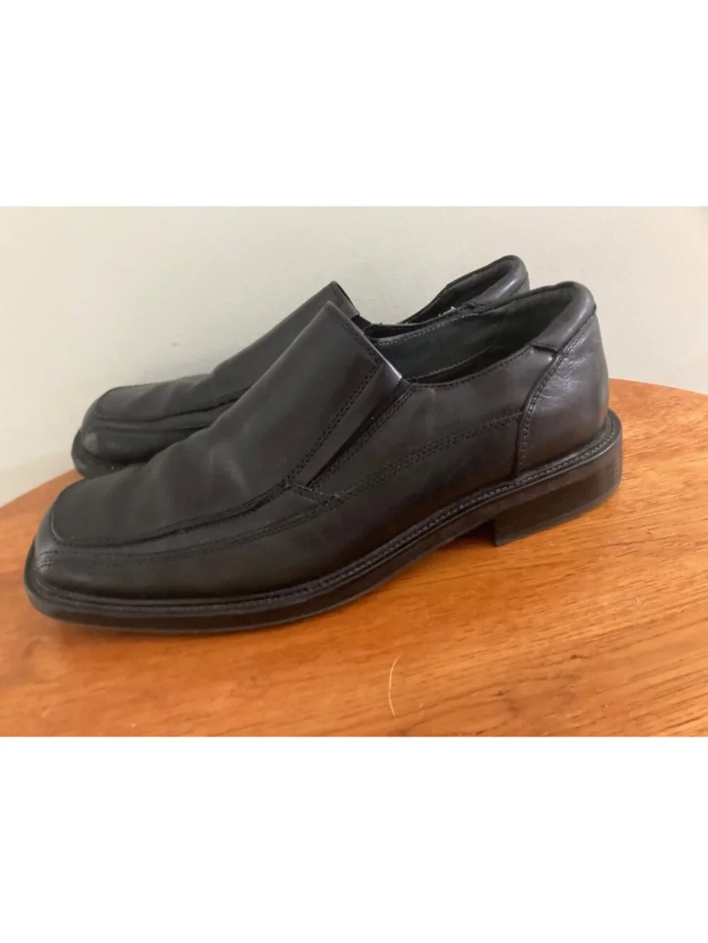 Dockers Mens Black Leather Slip-On Loafers With All Motion Comfort Soles Size 10